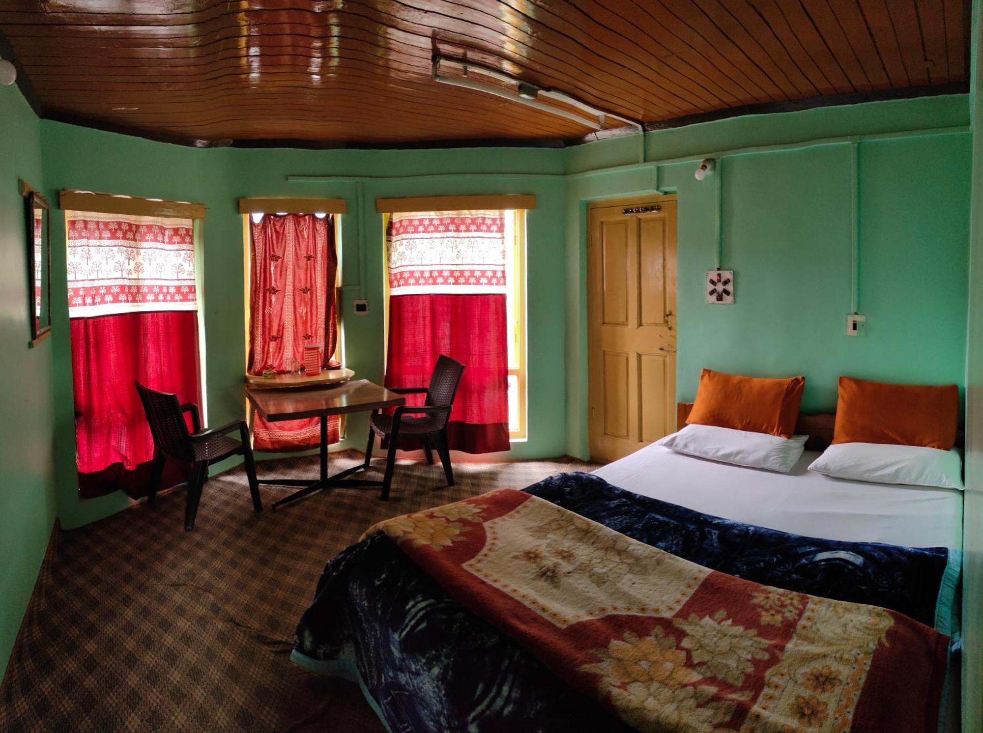 New Relax Inn, Pahalgam, 2 Km From Lidder Valley Exterior foto